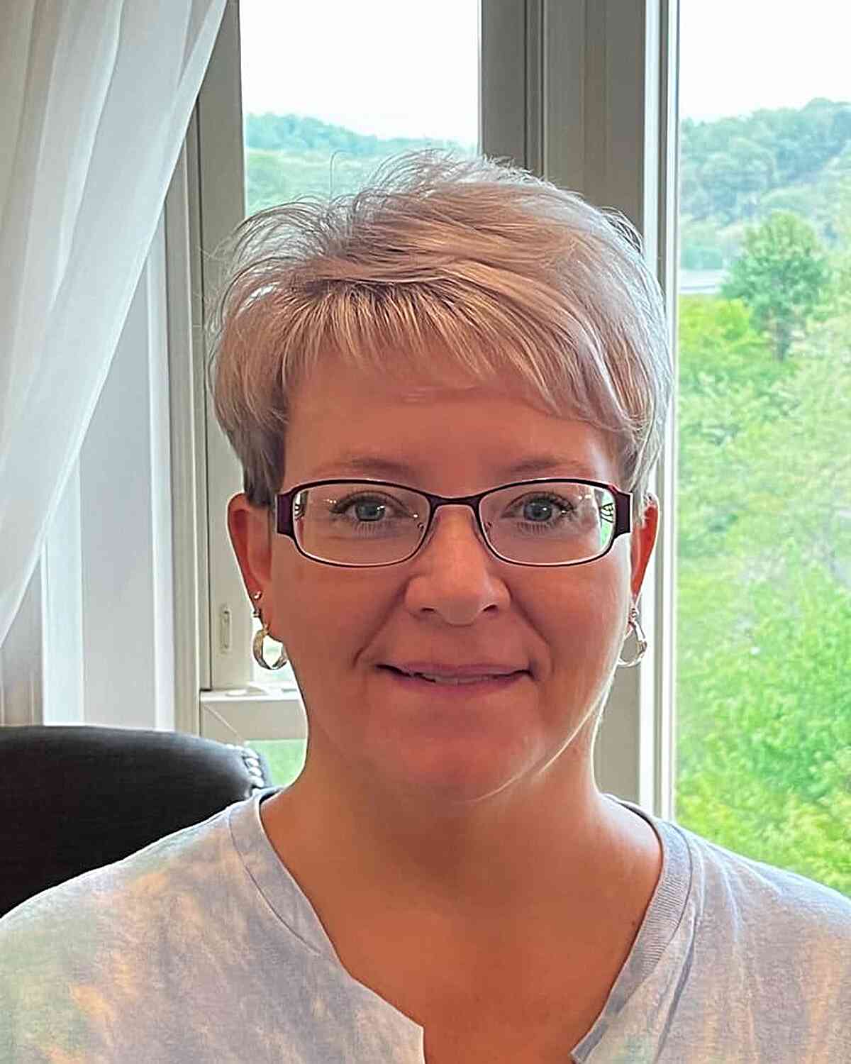 Pixie Cuts for Women Over 50 with Glasses: 50+ Stylish Ideas