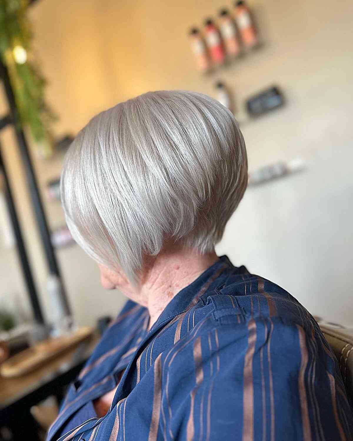 25 Stylish Wedge Cuts for Mature Women: Modern Looks & Expert Tips