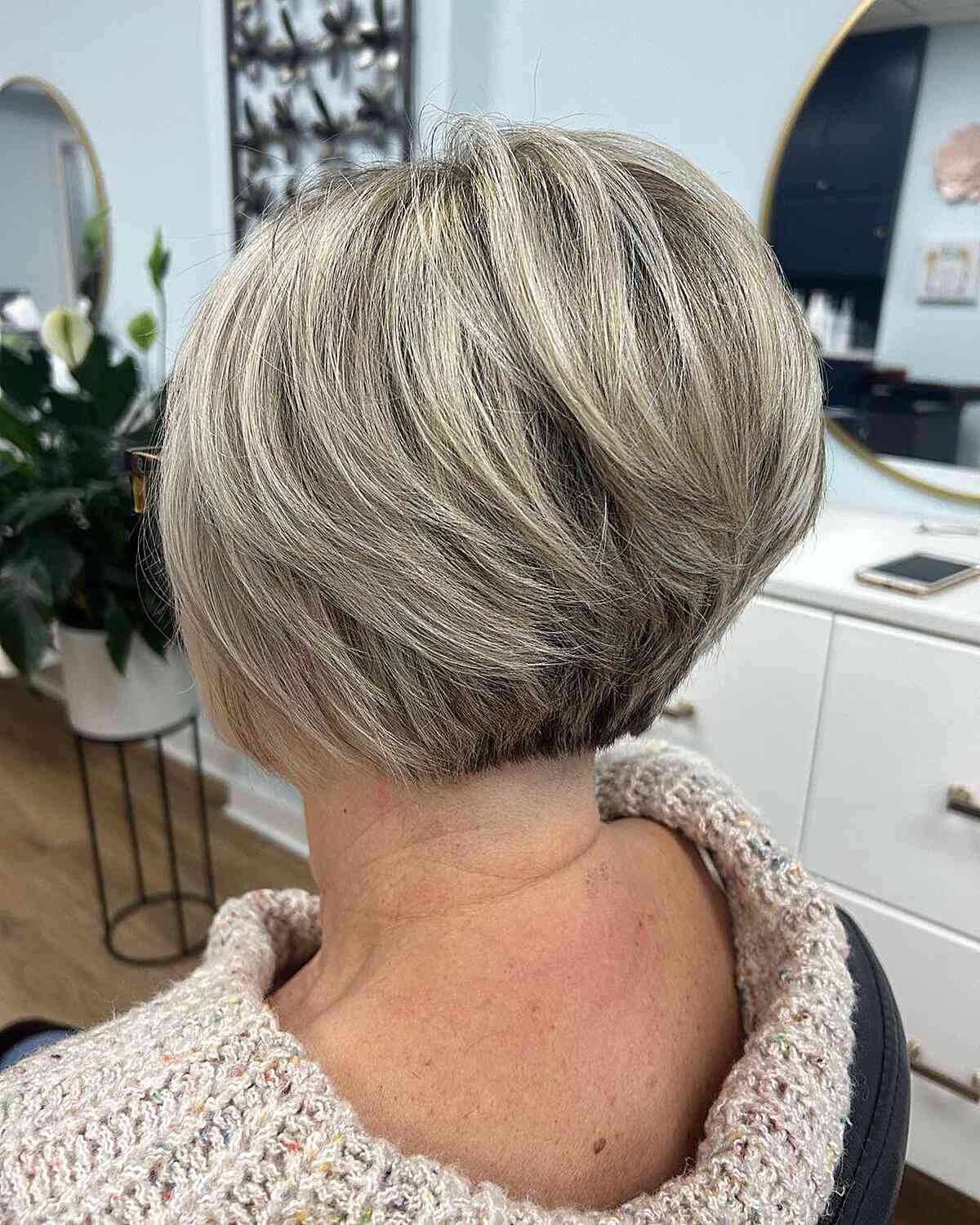 25 Stylish Wedge Cuts for Mature Women: Modern Looks & Expert Tips