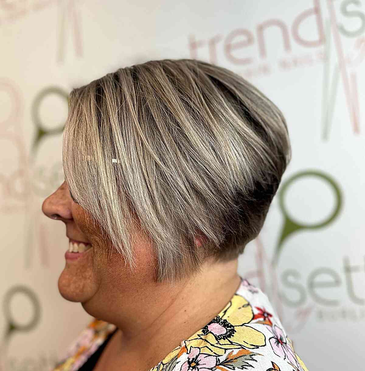 25 Stylish Wedge Cuts for Mature Women: Modern Looks & Expert Tips