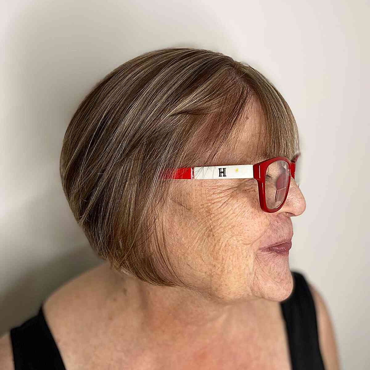 Best Chin-Length Hairstyles for Women Over 60: Stylish & Easy to Manage