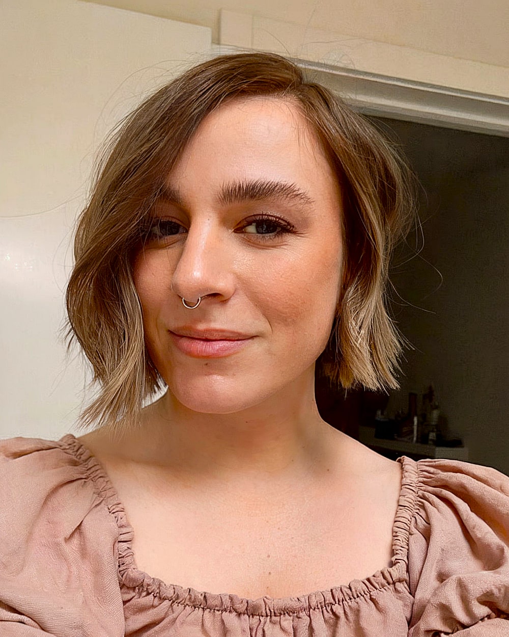Short Blunt Bob & Sharp Bob Haircuts: Styles & Maintenance