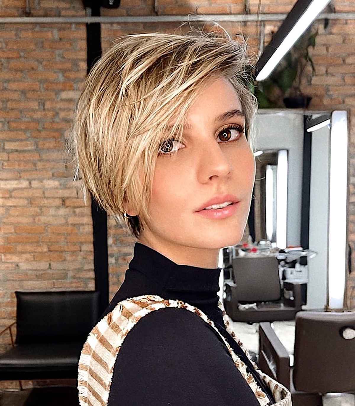 Bixie Haircut: Styles, Tips & Trends for 2024