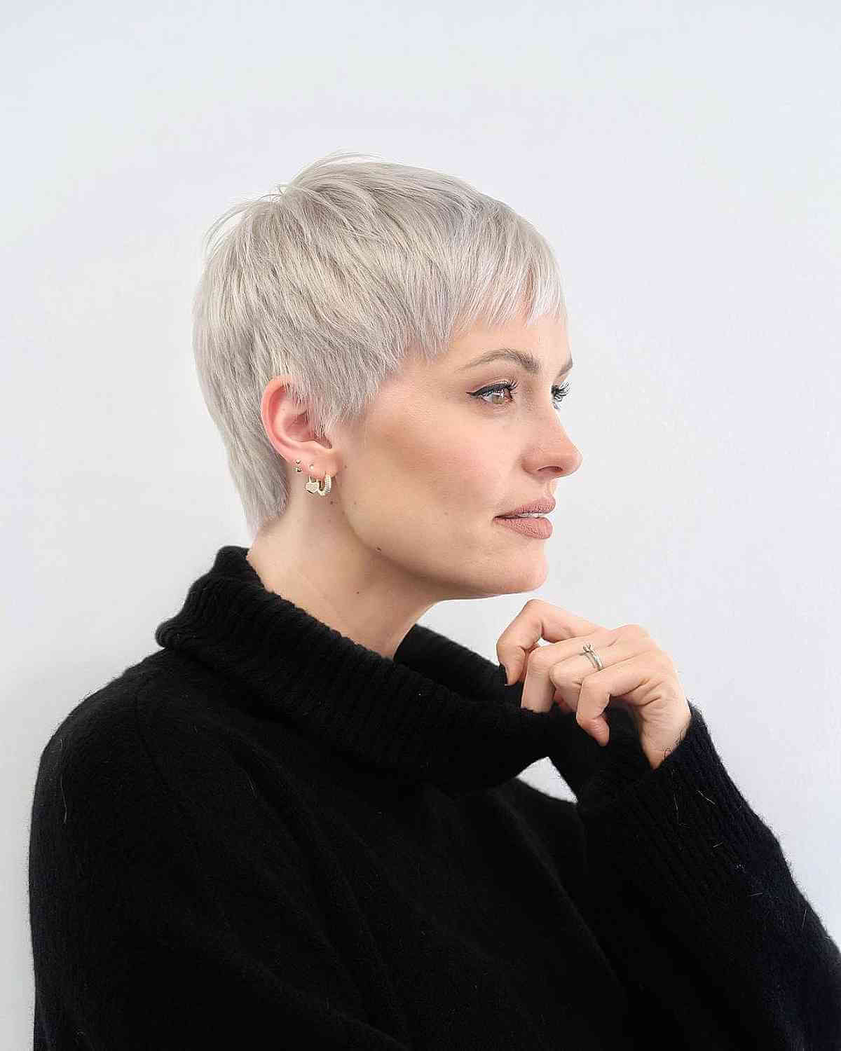 Platinum Pixie Cuts: 25 Stunning Styles & How to Choose