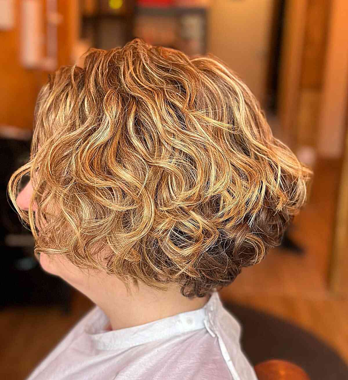 Short Curly Hairstyles for Mature Women: Expert Advice & Styles
