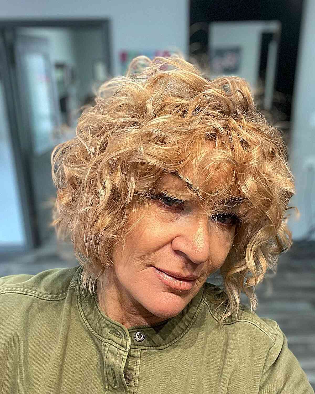 Short Curly Hairstyles for Mature Women: Expert Advice & Styles