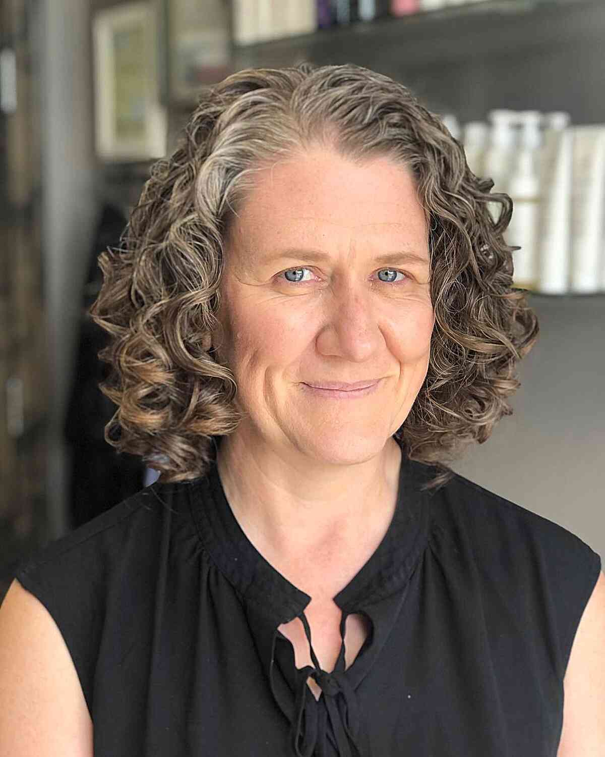 Short Curly Hairstyles for Mature Women: Expert Advice & Styles