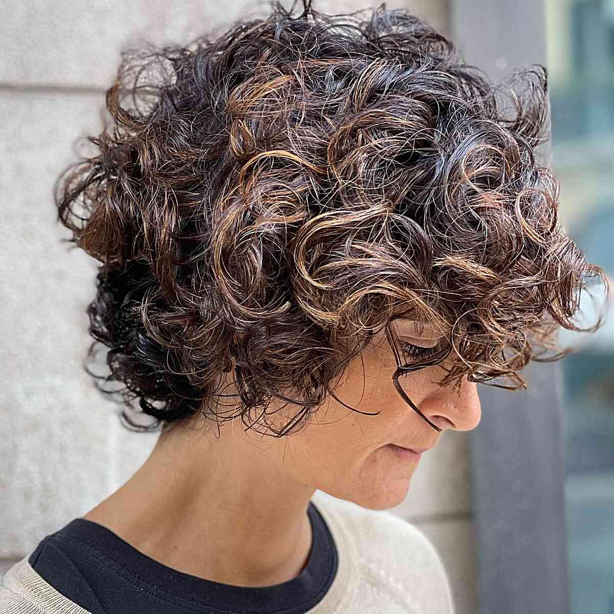Short Curly Hairstyles for Mature Women: Expert Advice & Styles