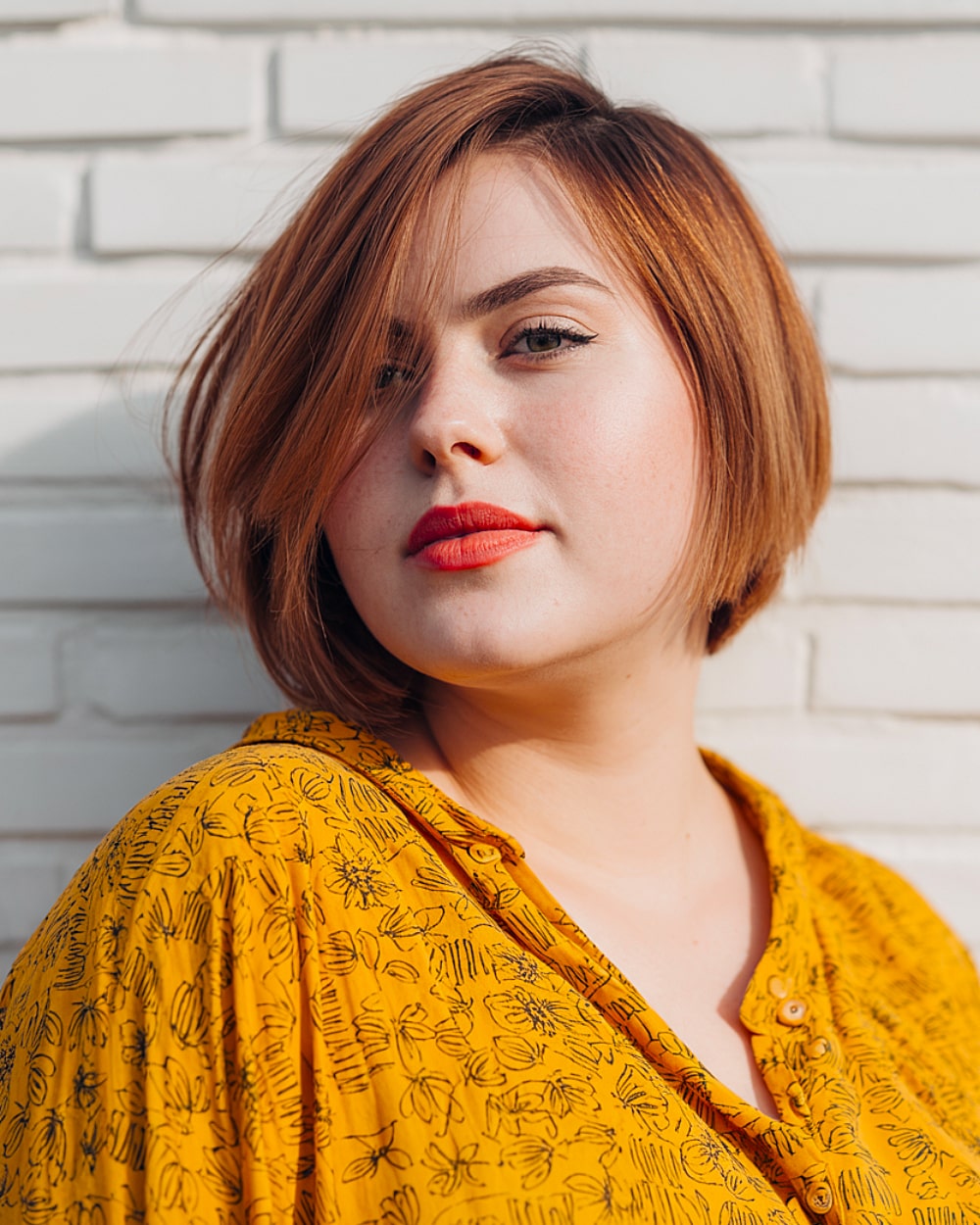 Best Short Haircuts for Full Faces: Slimming Styles & Expert Tips