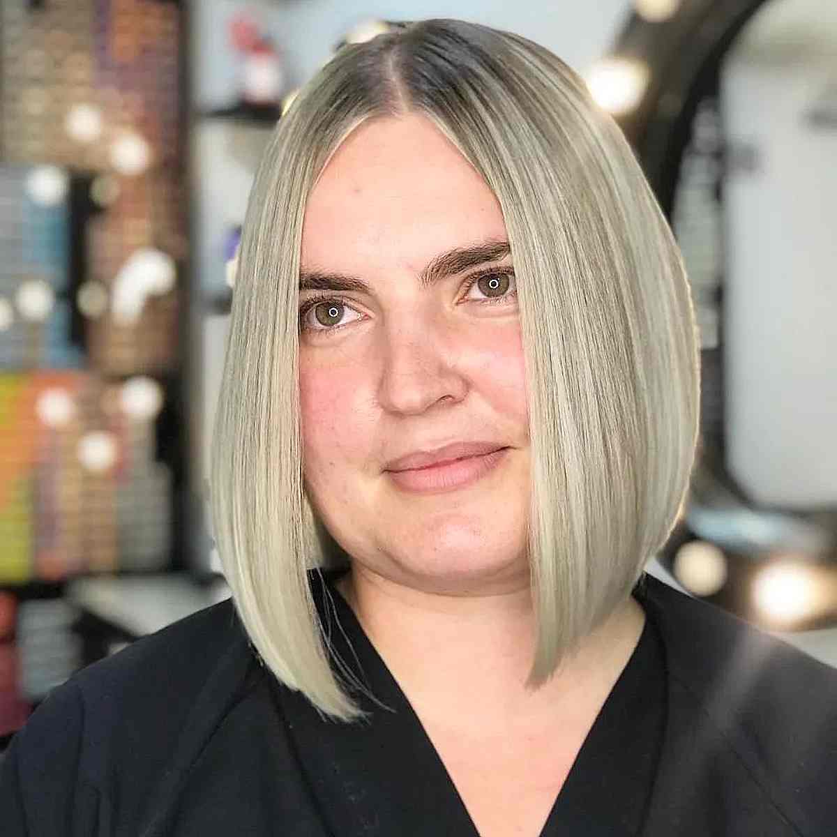 Best Short Haircuts for Full Faces: Slimming Styles & Expert Tips