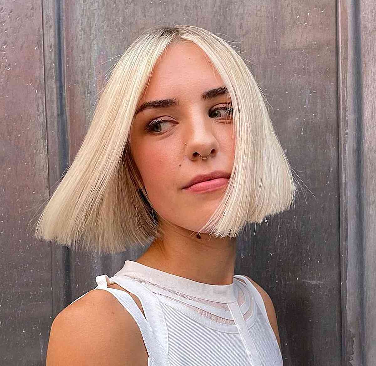 Chin-Length Blunt Bob: Styles, Suitability & Expert Advice