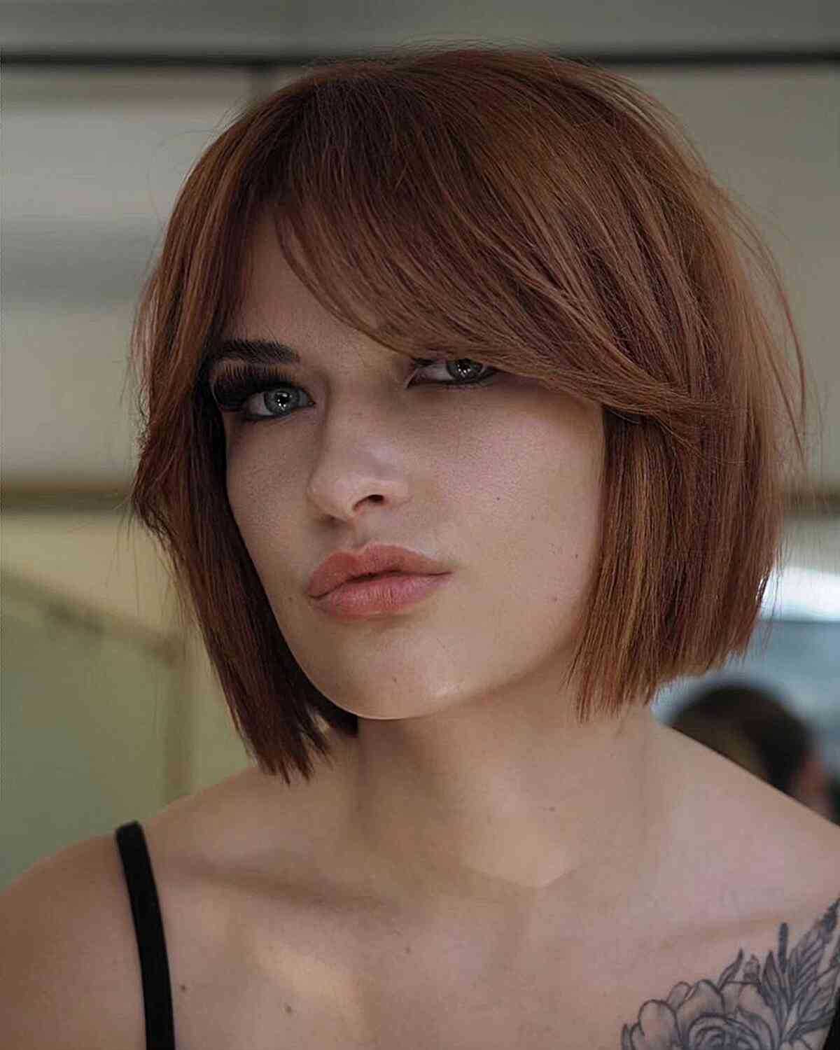 Chin-Length Blunt Bob: Styles, Suitability & Expert Advice