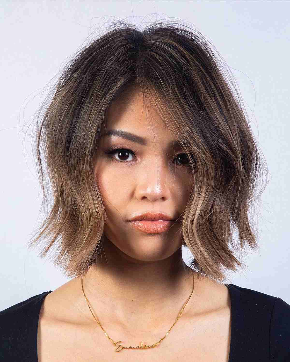 Chin-Length Blunt Bob: Styles, Suitability & Expert Advice