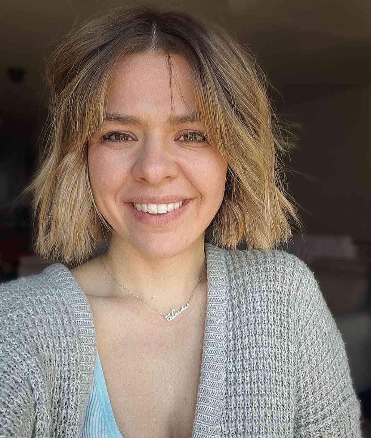 Chin-Length Blunt Bob: Styles, Suitability & Expert Advice