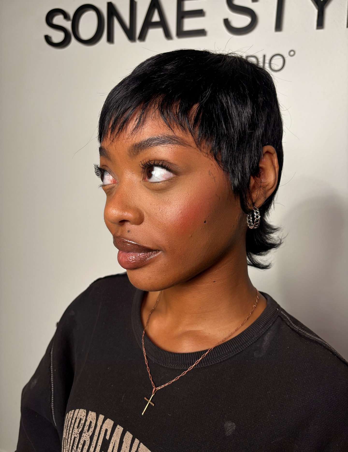 Long Pixie Cuts with Bangs: Styles & Styling Tips | [Your Brand Name]
