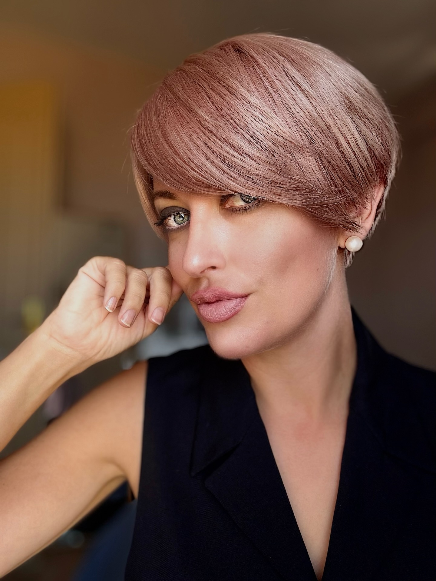 Long Pixie Cuts with Bangs: Styles & Styling Tips | [Your Brand Name]