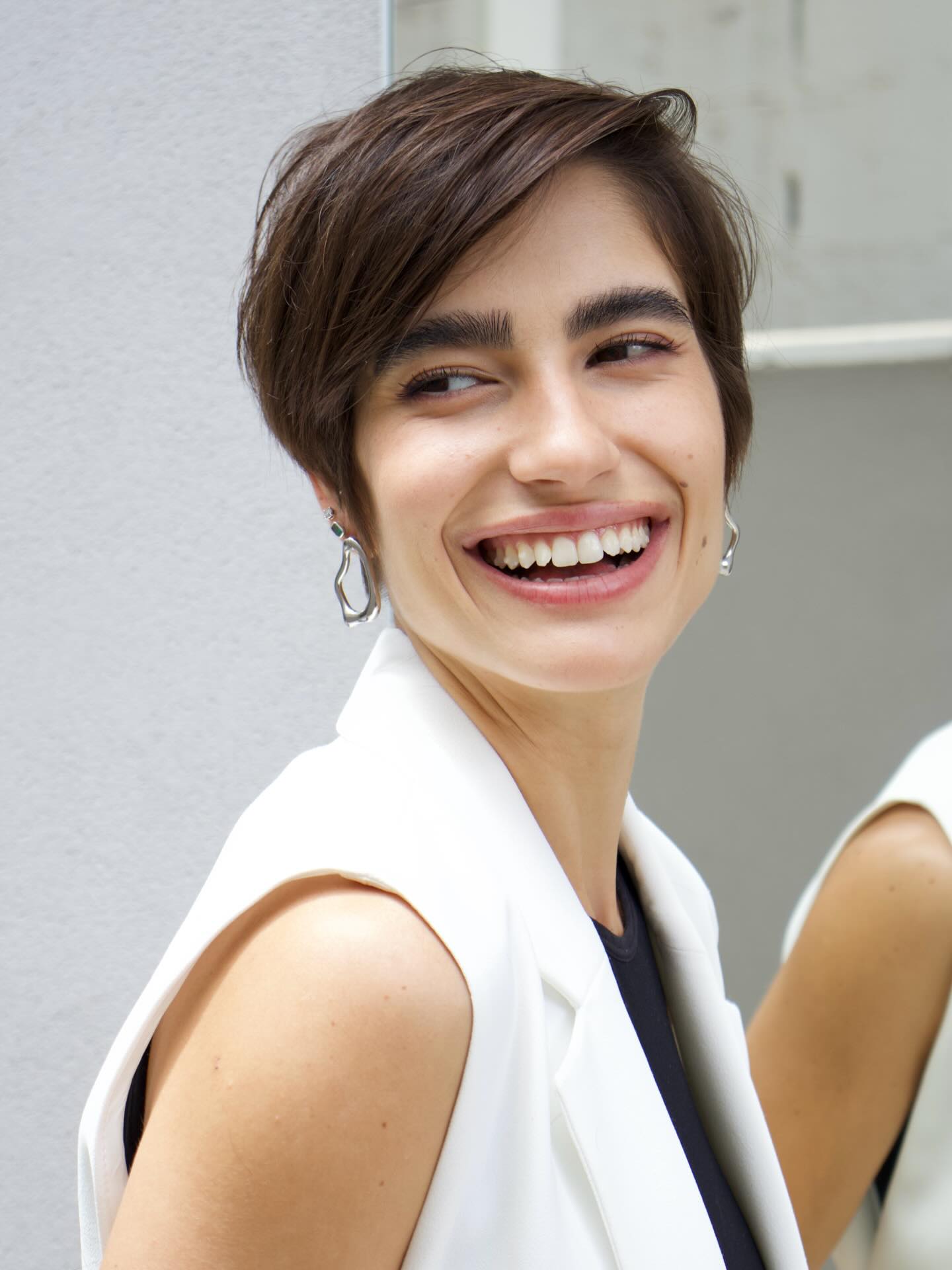 Long Pixie Cuts with Bangs: Styles & Styling Tips | [Your Brand Name]