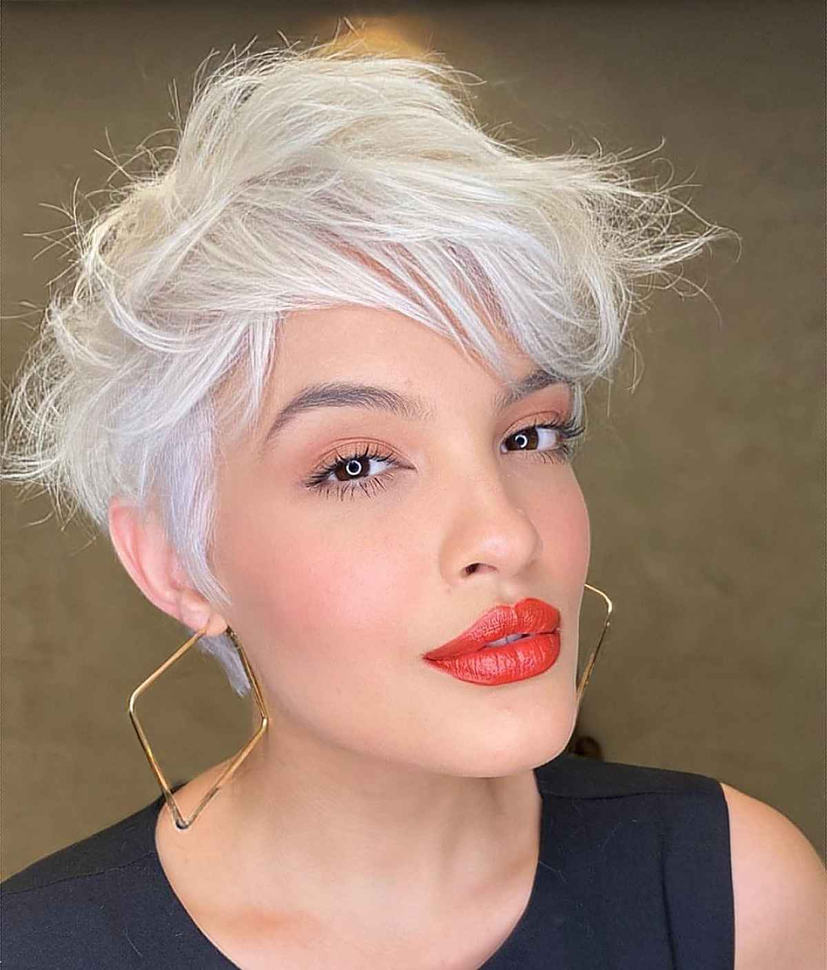Long Pixie Cuts with Bangs: Styles & Styling Tips | [Your Brand Name]