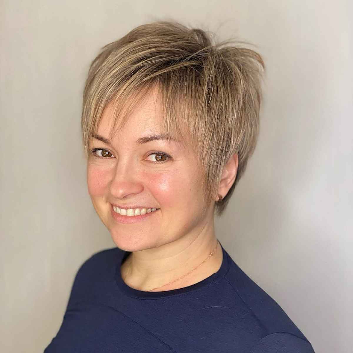 Long Pixie Cuts with Bangs: Styles & Styling Tips | [Your Brand Name]