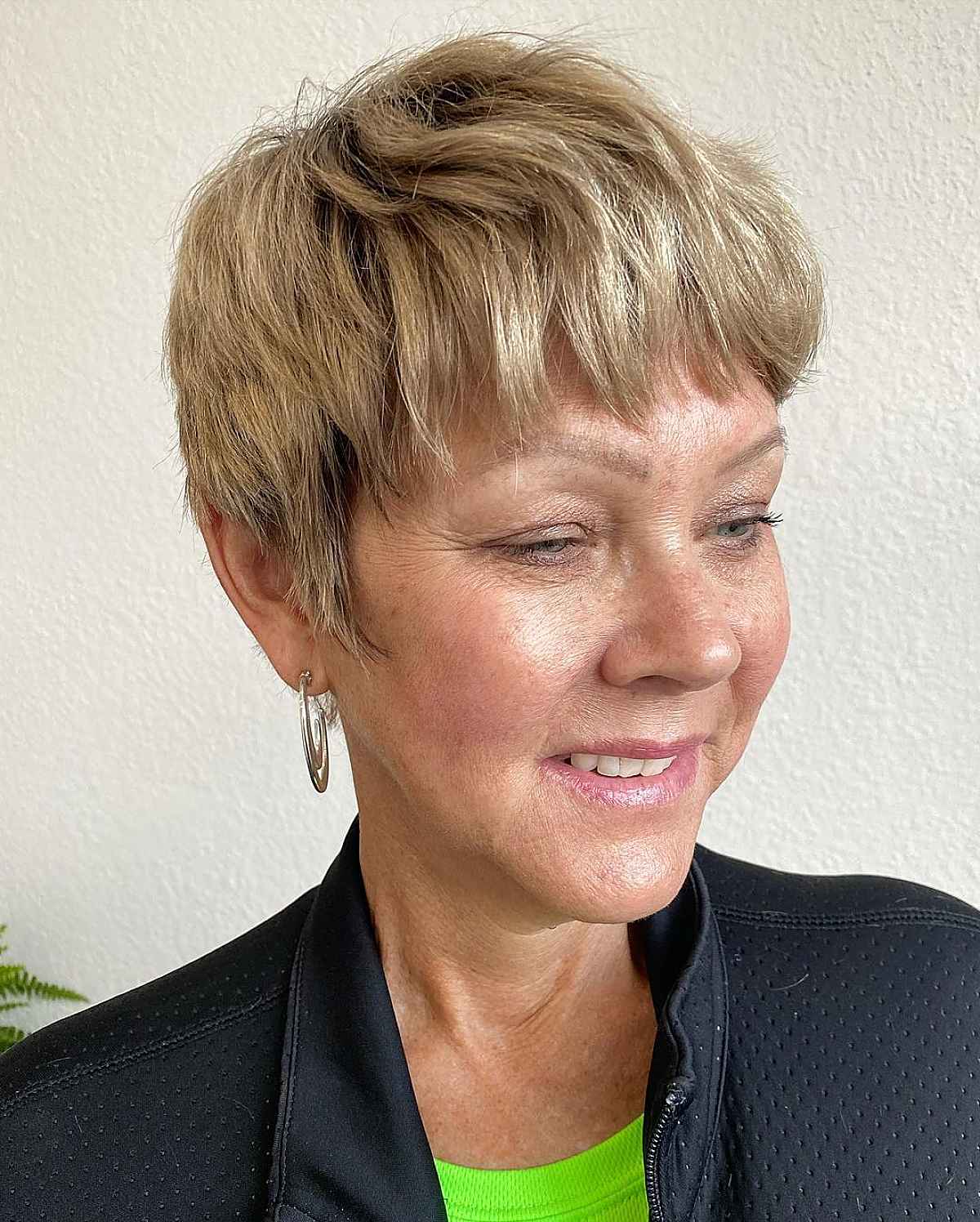 Long Pixie Cuts with Bangs: Styles & Styling Tips | [Your Brand Name]
