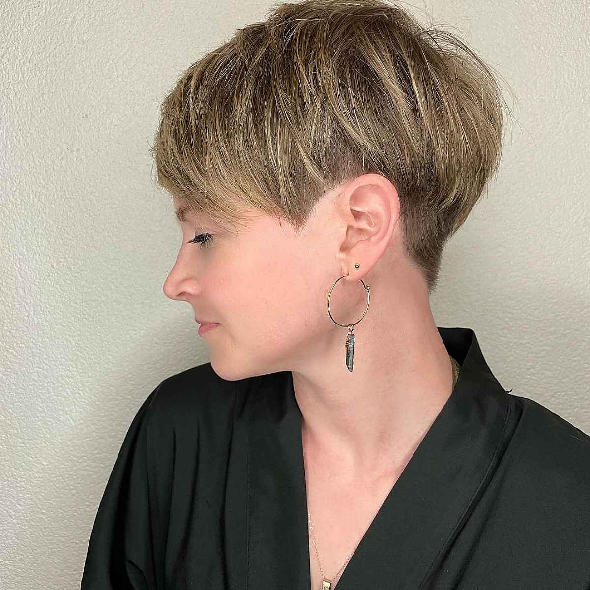 Long Pixie Cuts with Bangs: Styles & Styling Tips | [Your Brand Name]