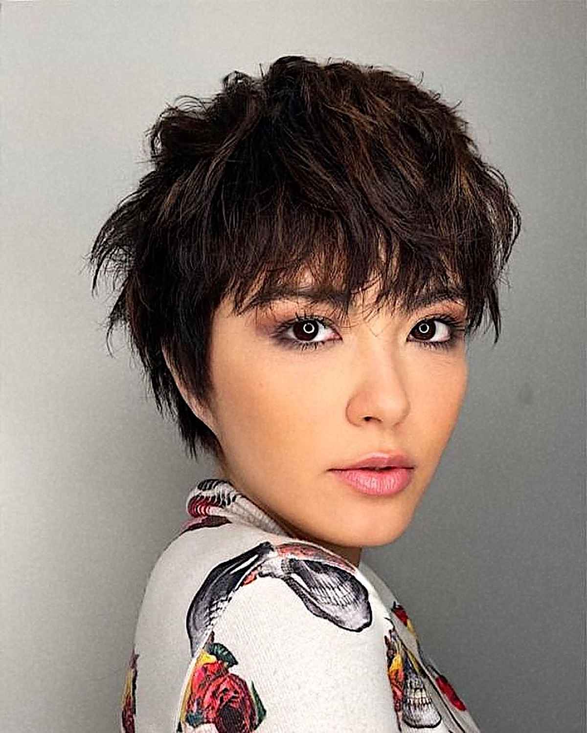 Long Pixie Cuts with Bangs: Styles & Styling Tips | [Your Brand Name]