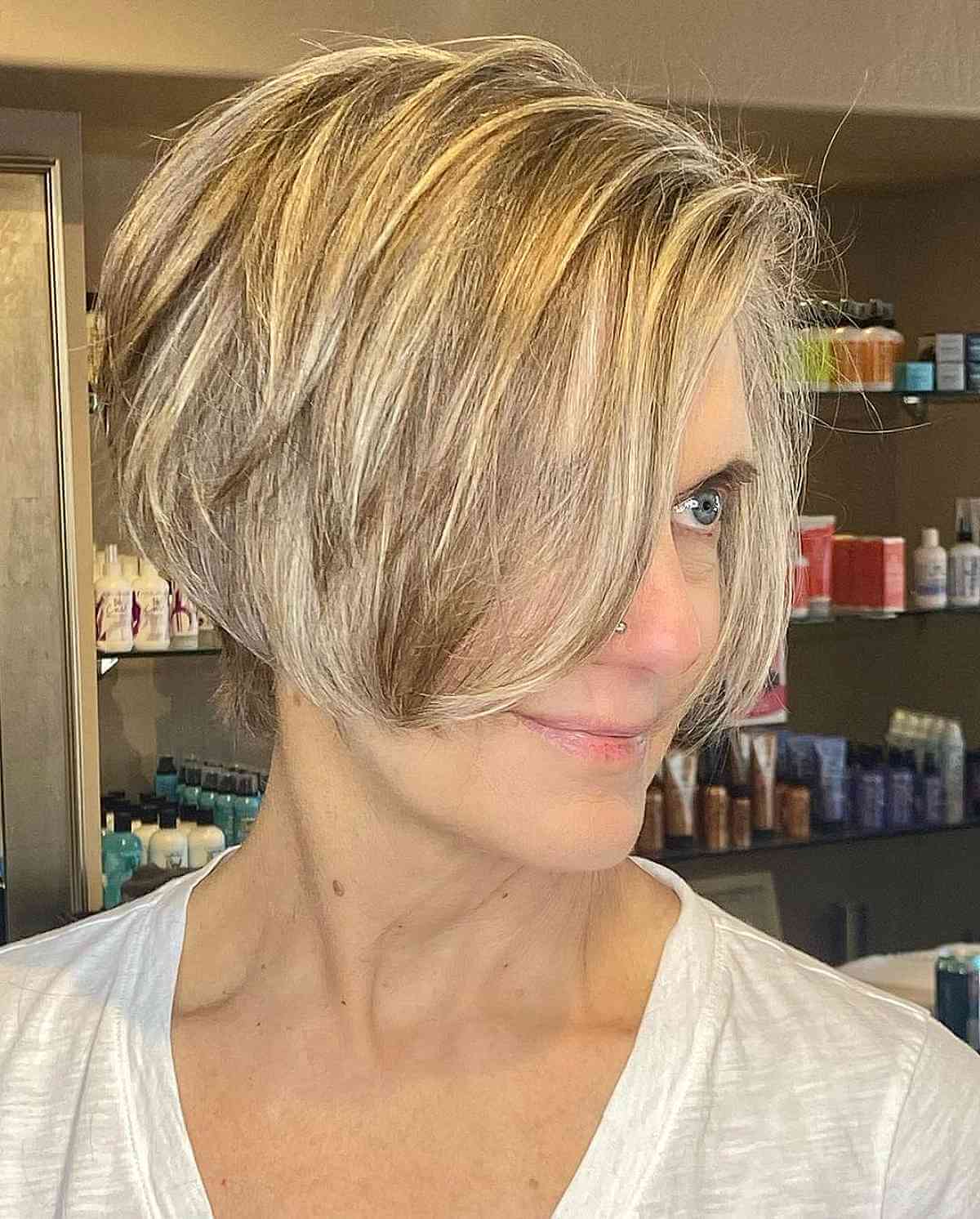 29 Stylish Ear-Length Bob Haircuts for Women - 2024 Trends