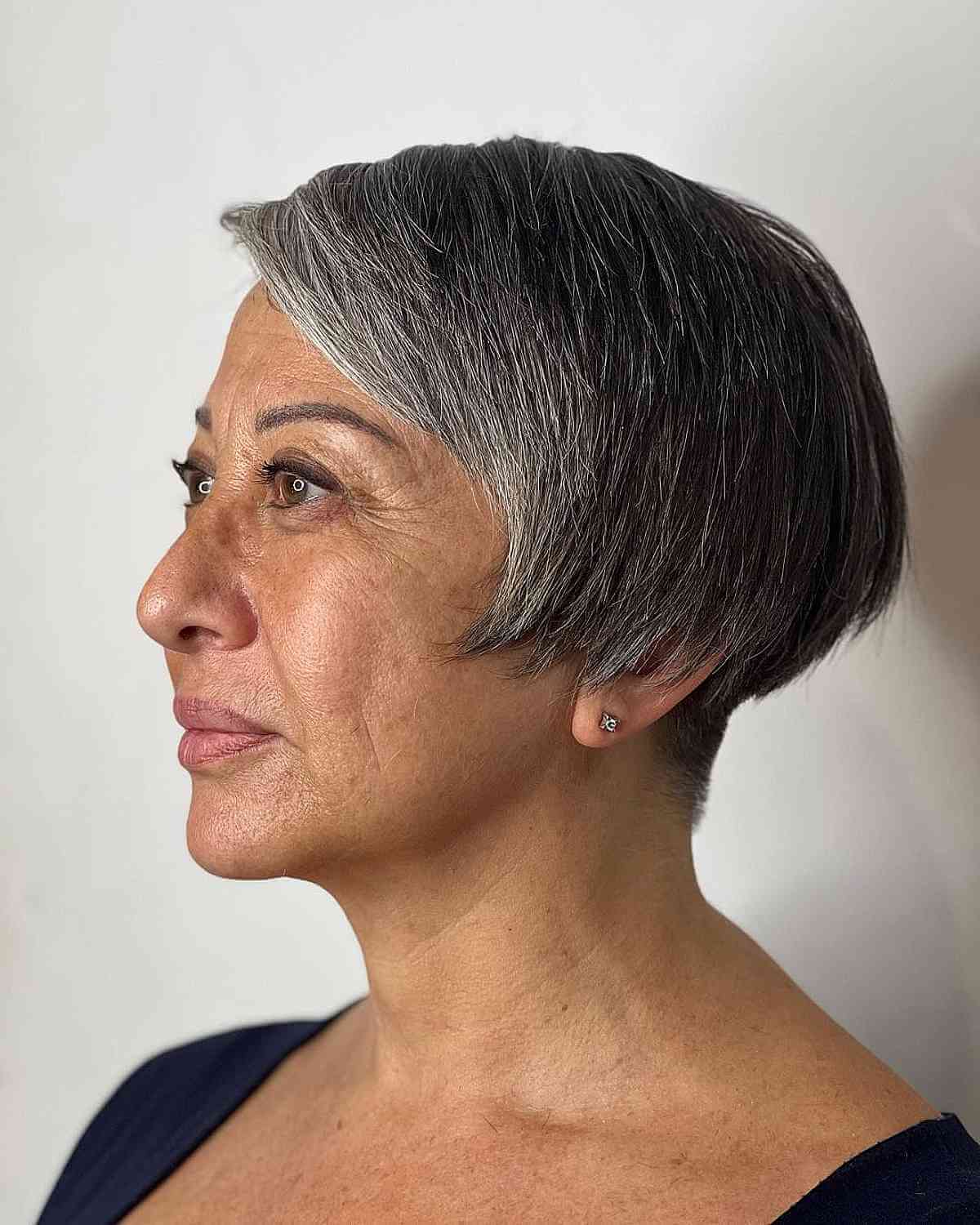 29 Stylish Ear-Length Bob Haircuts for Women - 2024 Trends