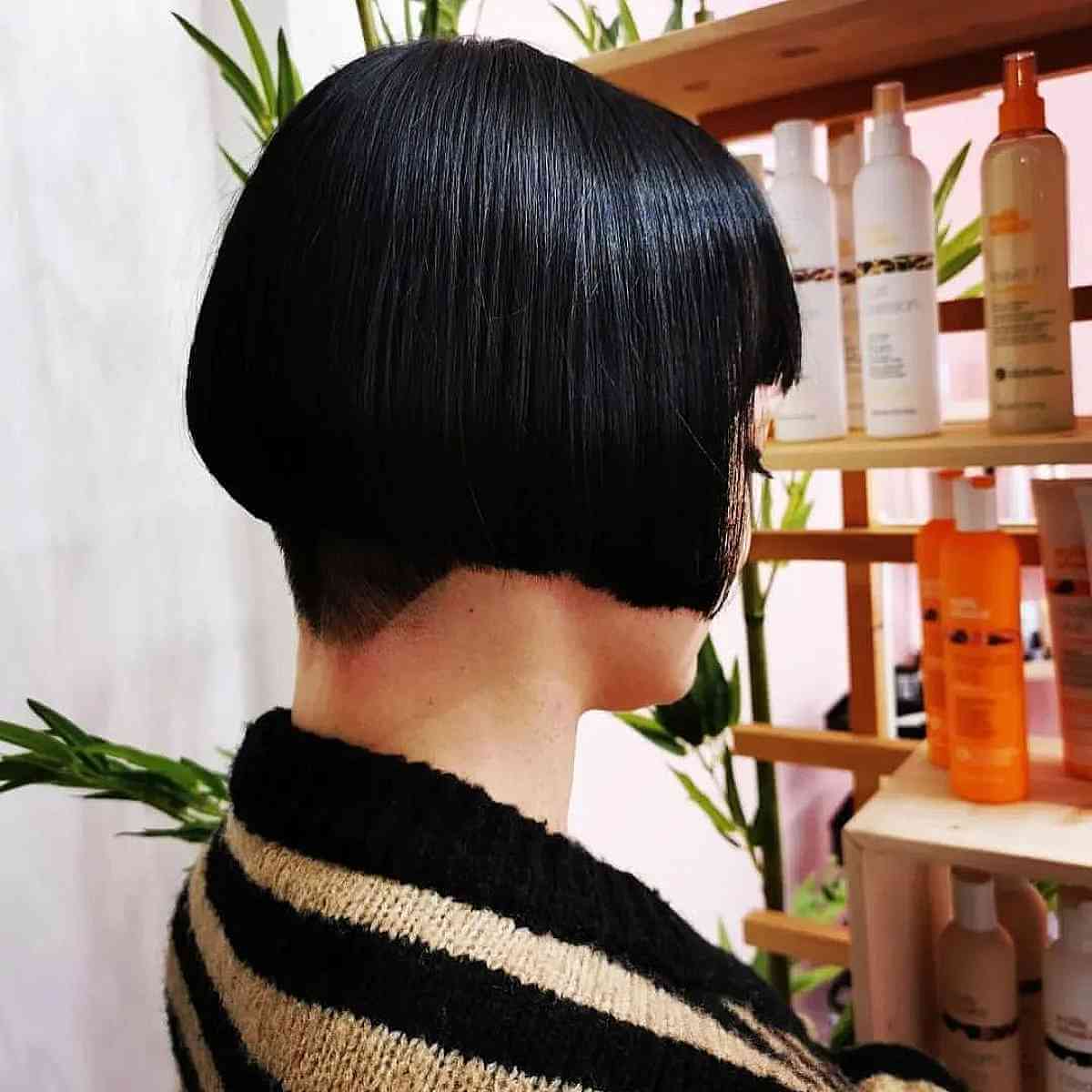 29 Stylish Ear-Length Bob Haircuts for Women - 2024 Trends