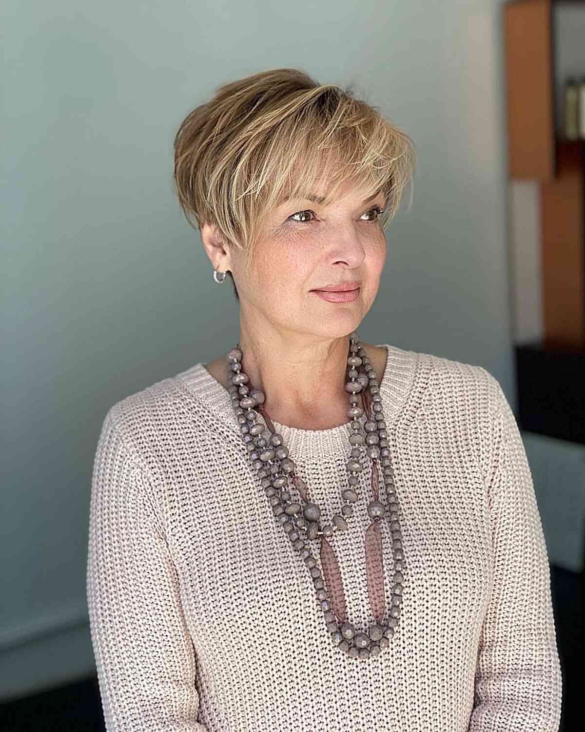 Pixie Cuts with Highlights: Styles & Tips for a Dimensional Look
