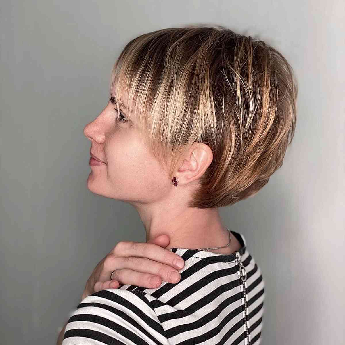Pixie Cuts with Highlights: Styles & Tips for a Dimensional Look