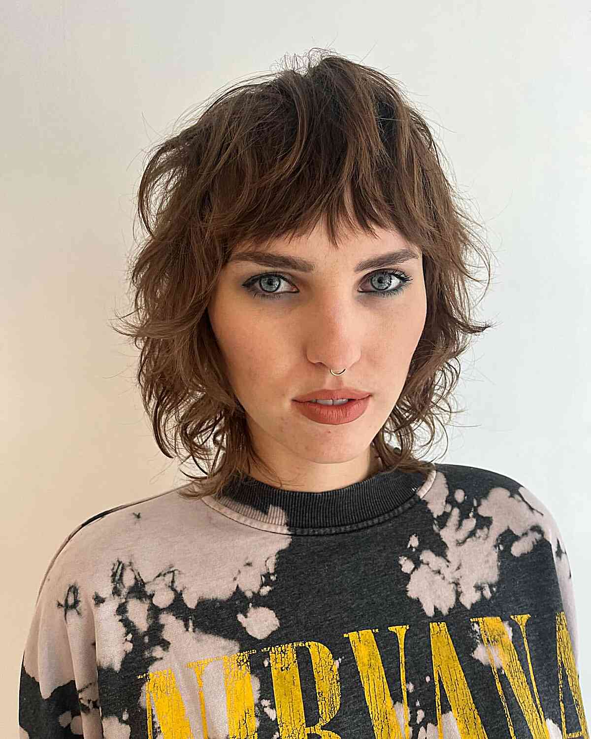 Short Shag Haircuts with Bangs: Styles & Low-Maintenance Tips