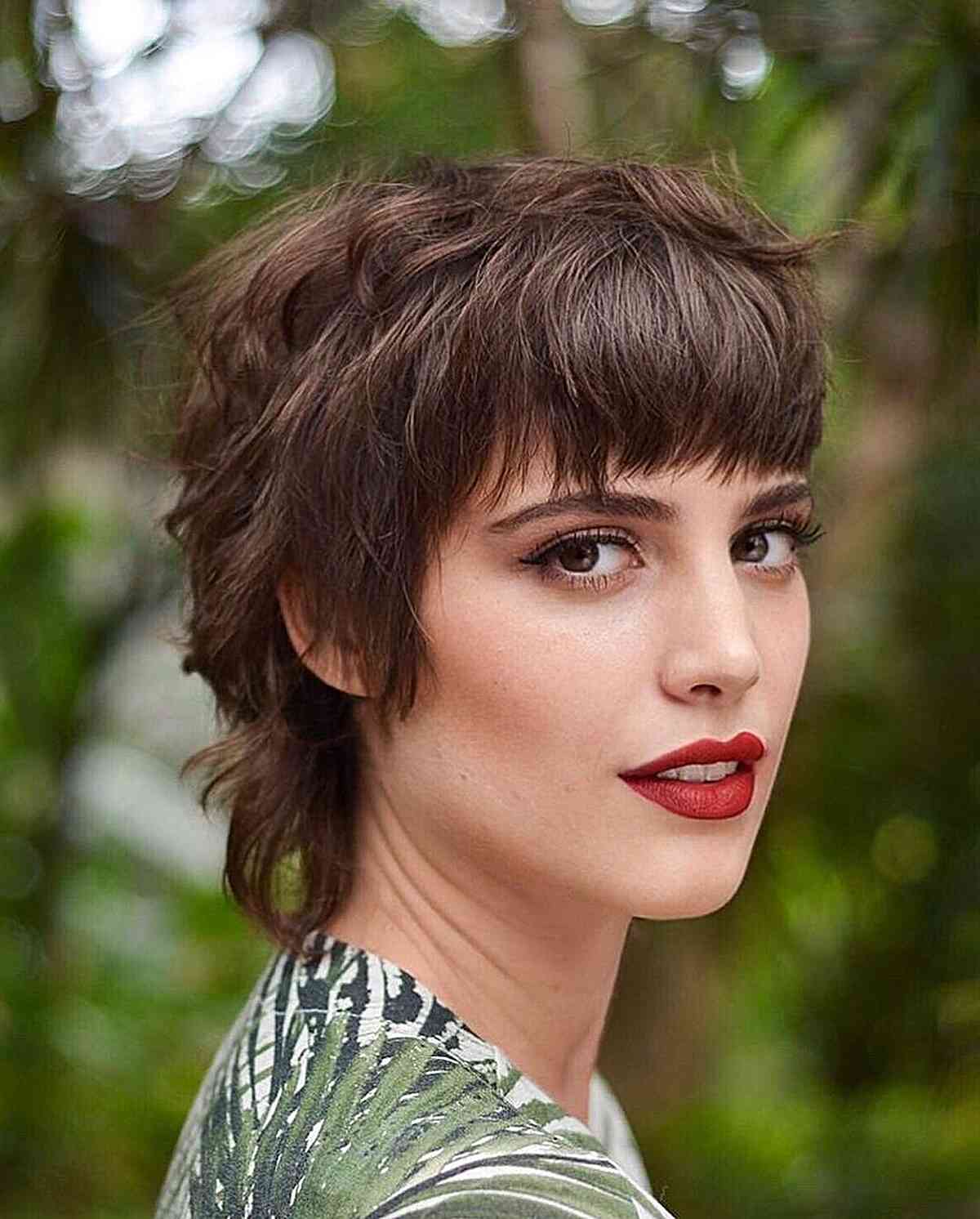 Short Shag Haircuts with Bangs: Styles & Low-Maintenance Tips