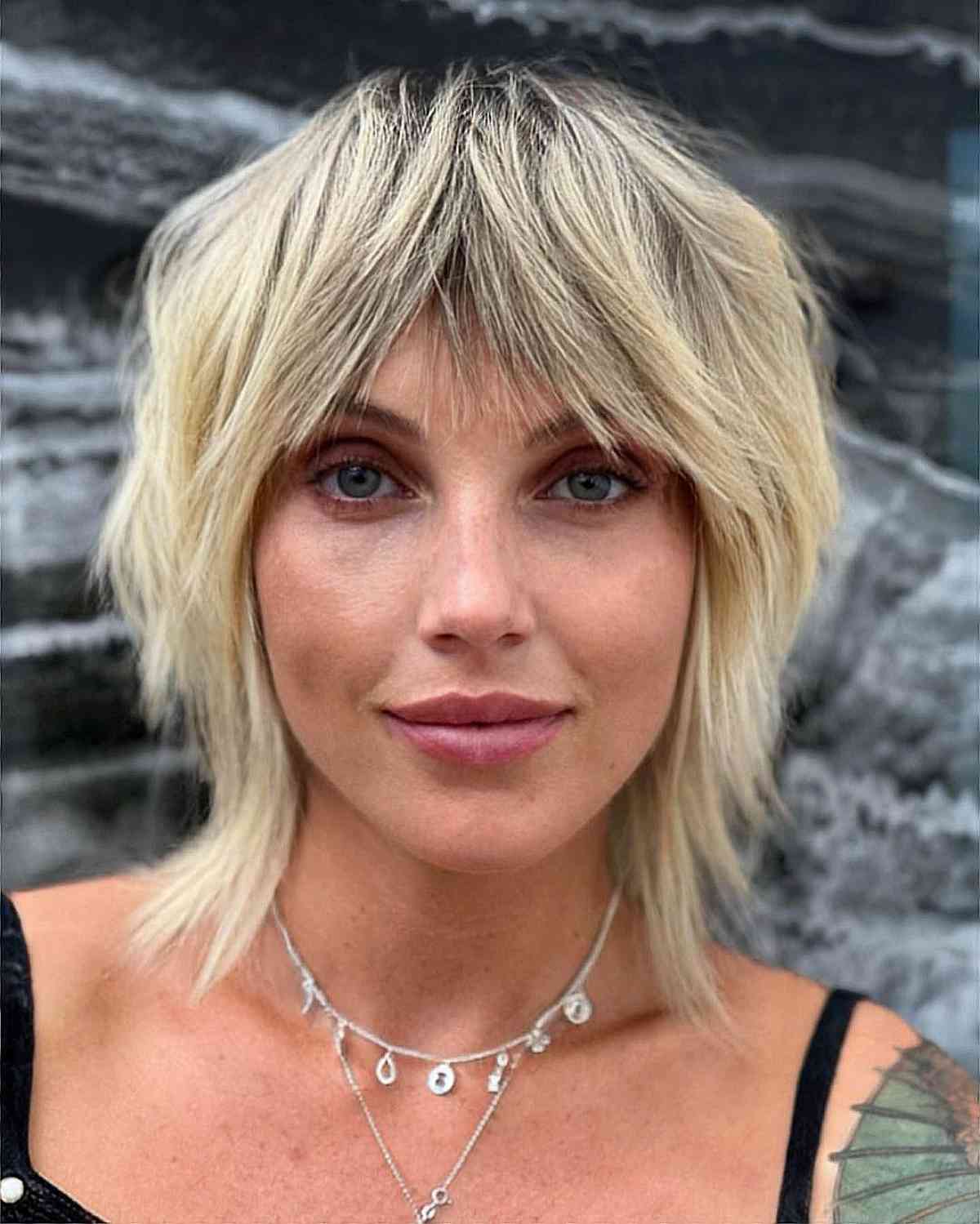 Short Shag Haircuts with Bangs: Styles & Low-Maintenance Tips