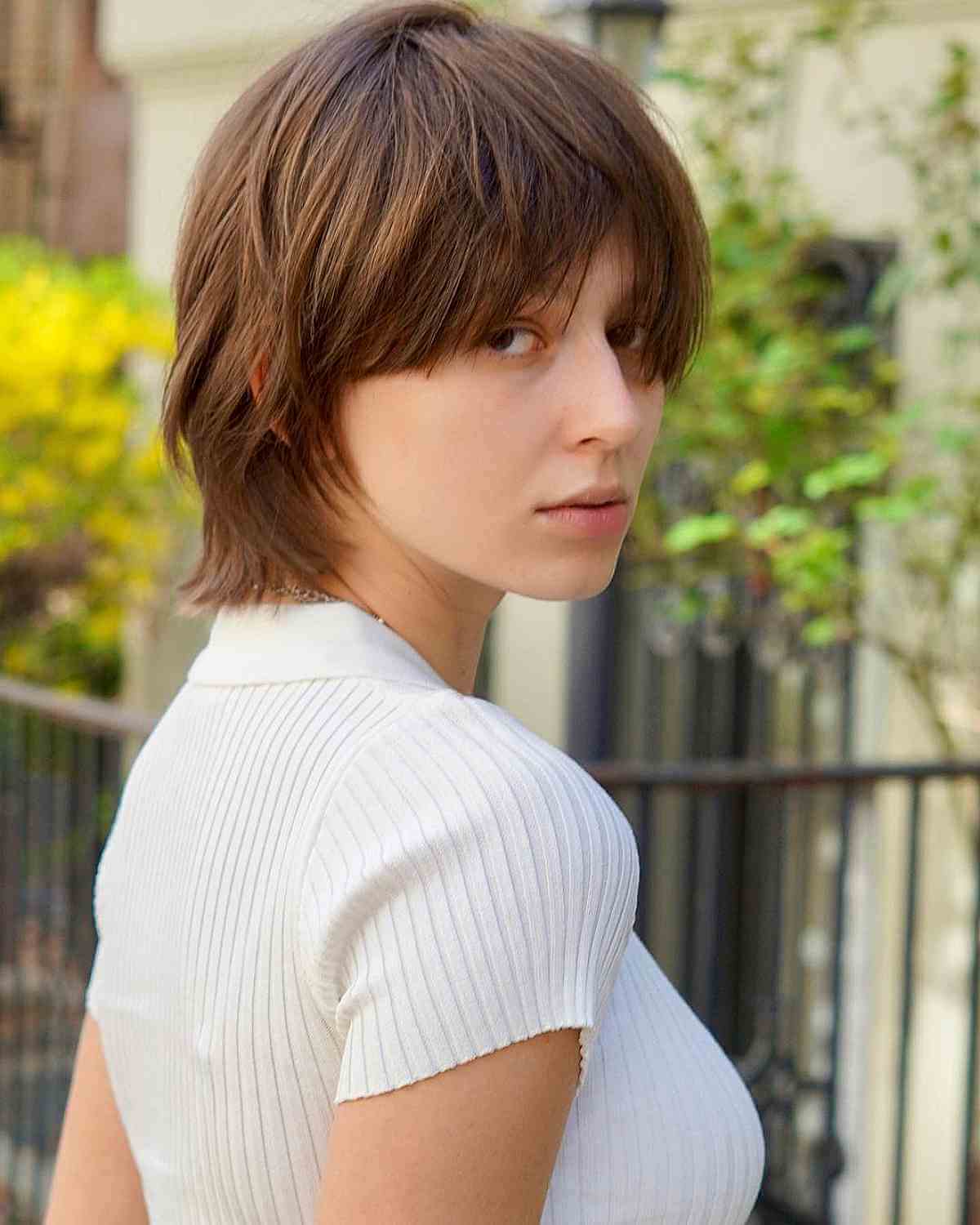 Short Shag Haircuts with Bangs: Styles & Low-Maintenance Tips