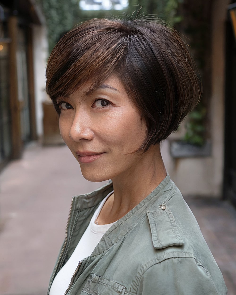 Pixie Bob Hairstyles for Women Over 40: Stylish & Low-Maintenance Looks