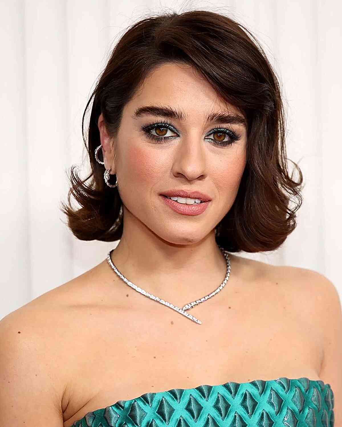 Best Above-the-Shoulder Haircuts: Styles & Tips for Your Length