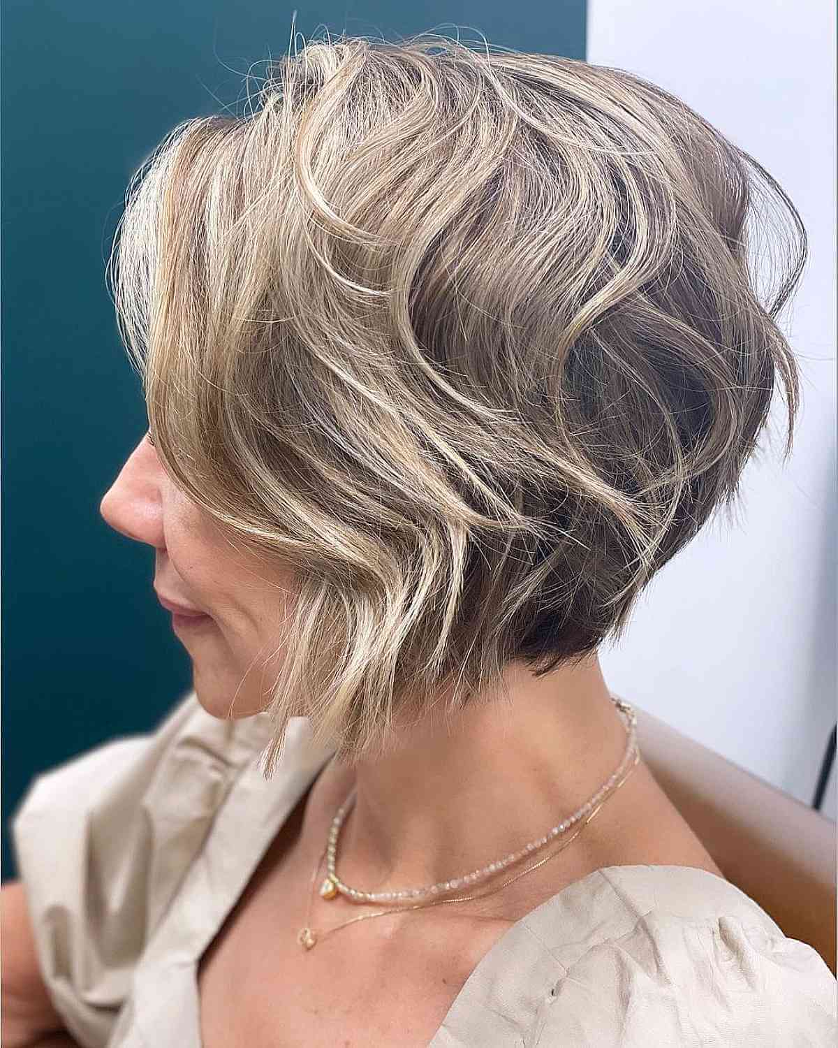 Short Fluffy Haircuts: 32 Styles & Expert Tips for Volume & Texture