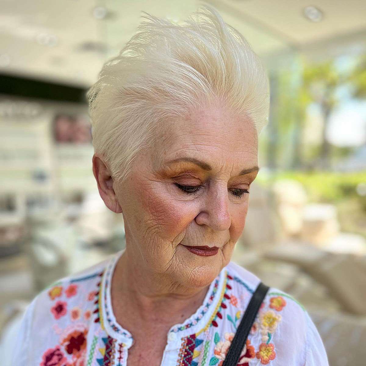 Volumizing Short Hairstyles for Fine Hair Over 70 | Expert Advice