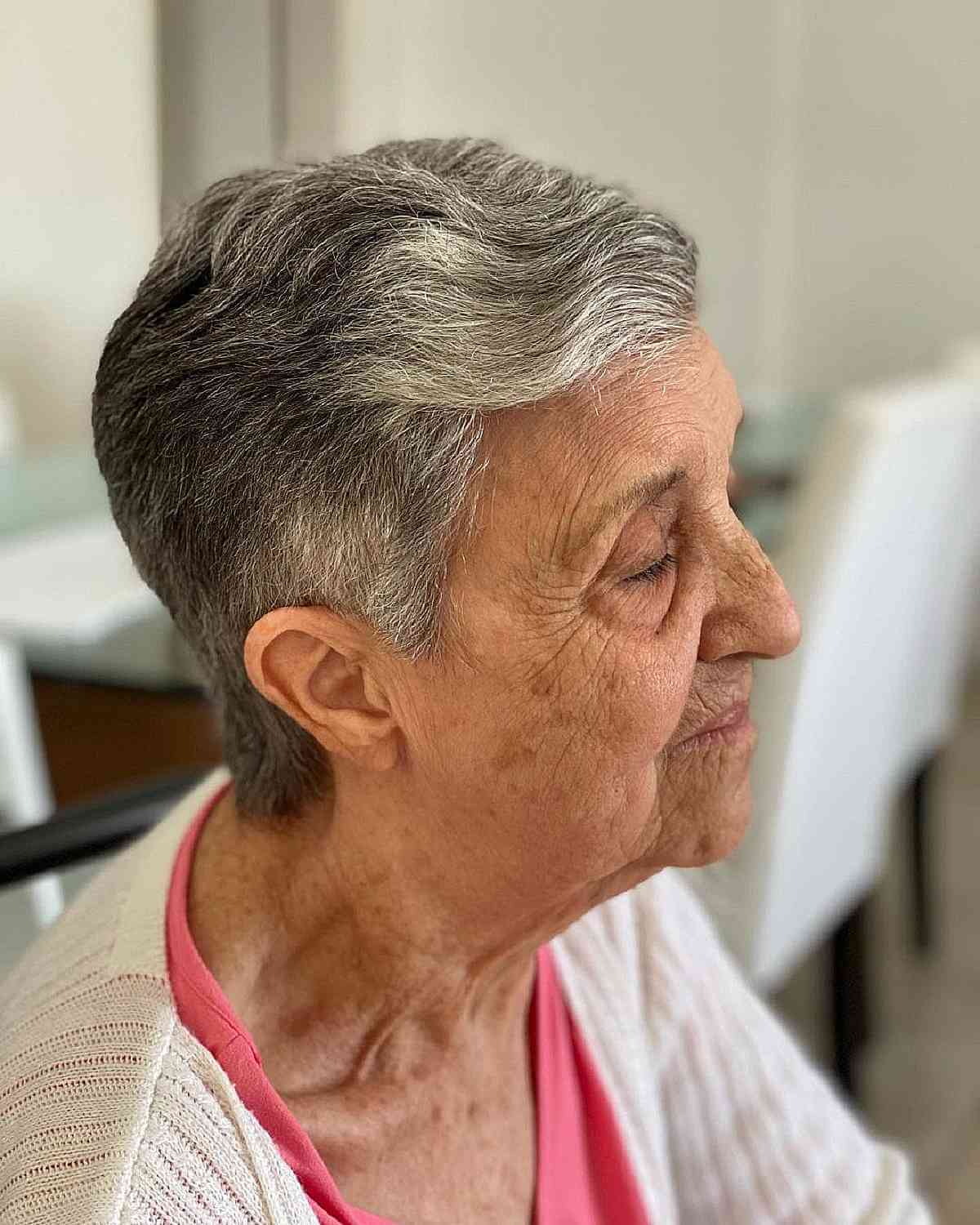 Volumizing Short Hairstyles for Fine Hair Over 70 | Expert Advice