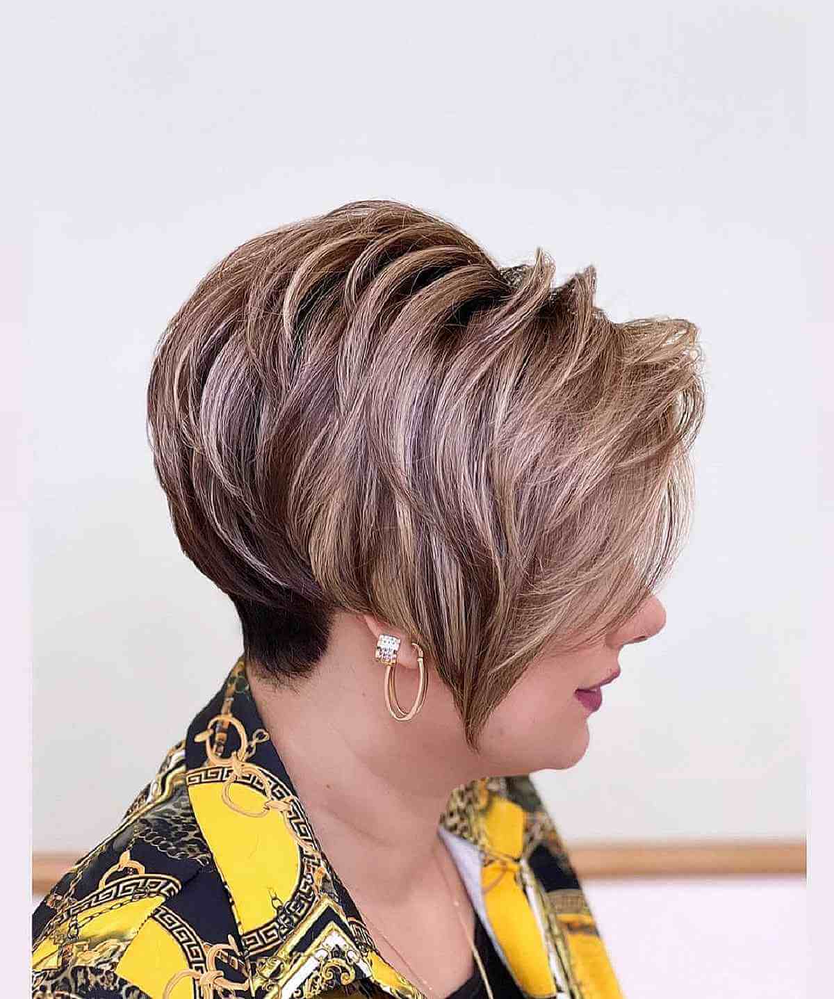 Feathered Haircuts: Achieve Voluminous, Layered Styles | [Your Brand/Site Name]