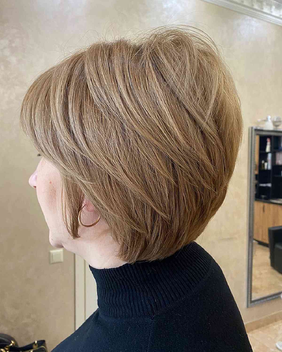 Feathered Haircuts: Achieve Voluminous, Layered Styles | [Your Brand/Site Name]