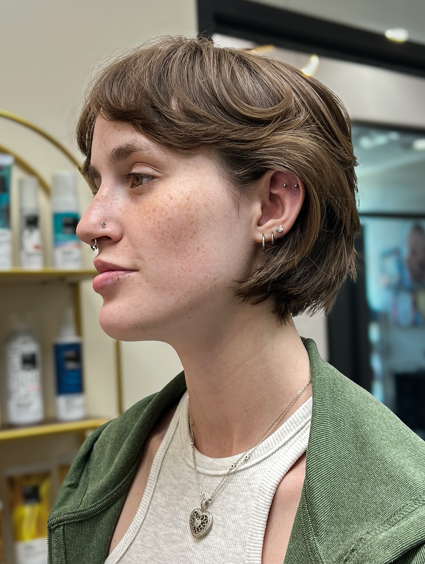 Ear-Length Haircuts: Styles, Tips & Face Shape Guide | [Your Brand Name]