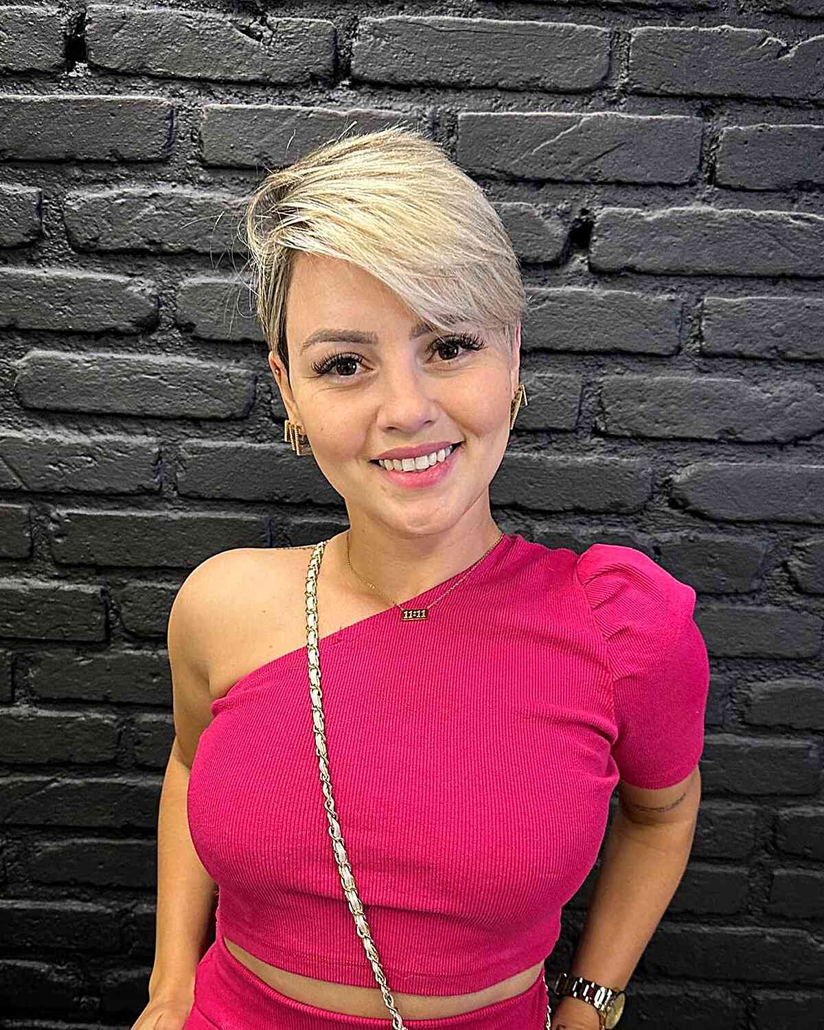 Best Pixie Cuts for Oval Faces: Styles & Tips