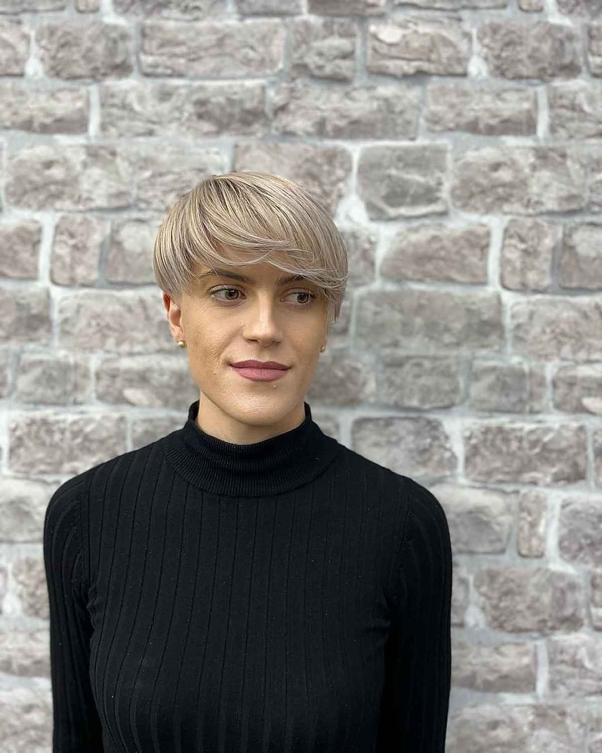Best Pixie Cuts for Oval Faces: Styles & Tips