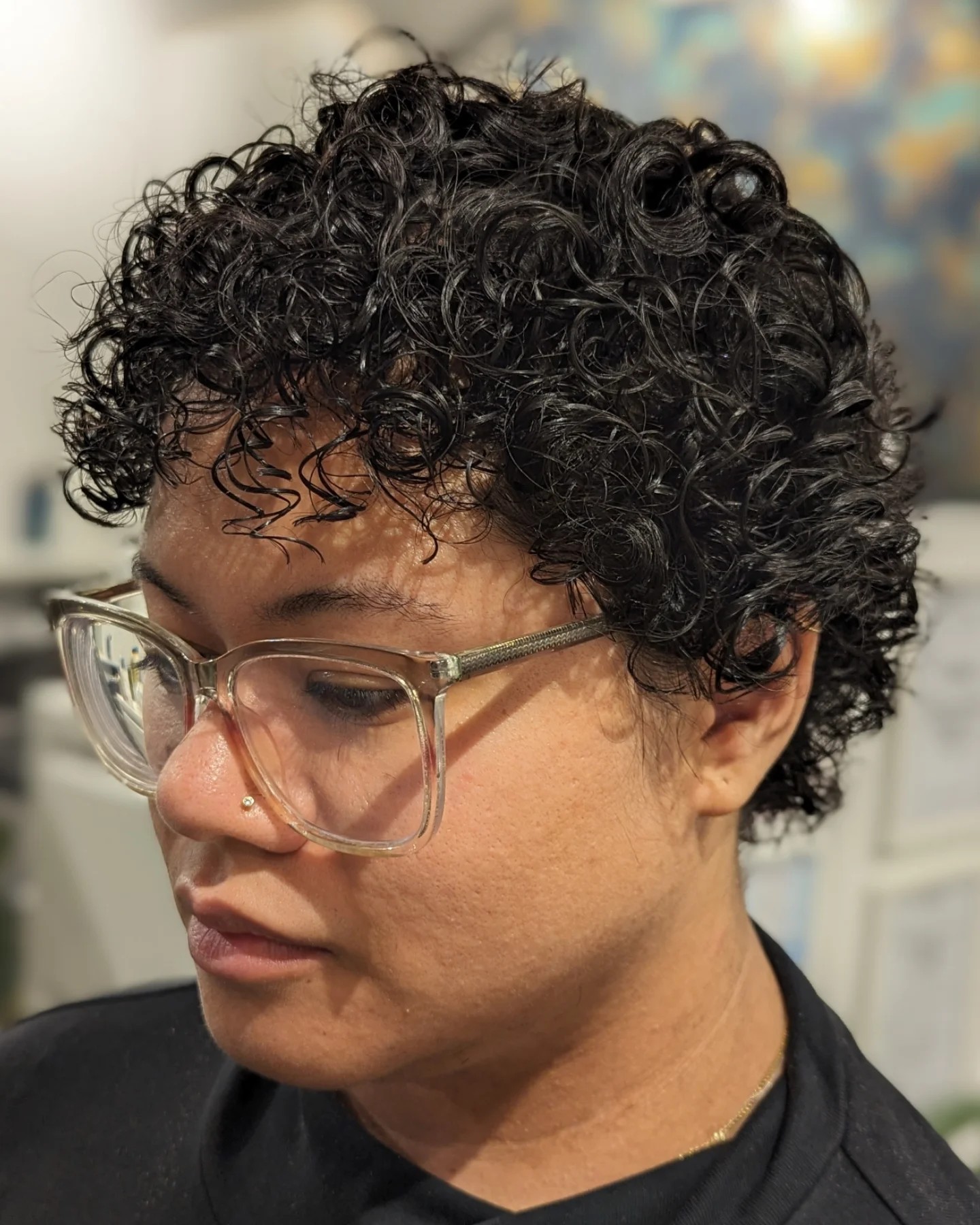 Best Short Curly Haircuts for Round Faces in 2026 | Expert Styles