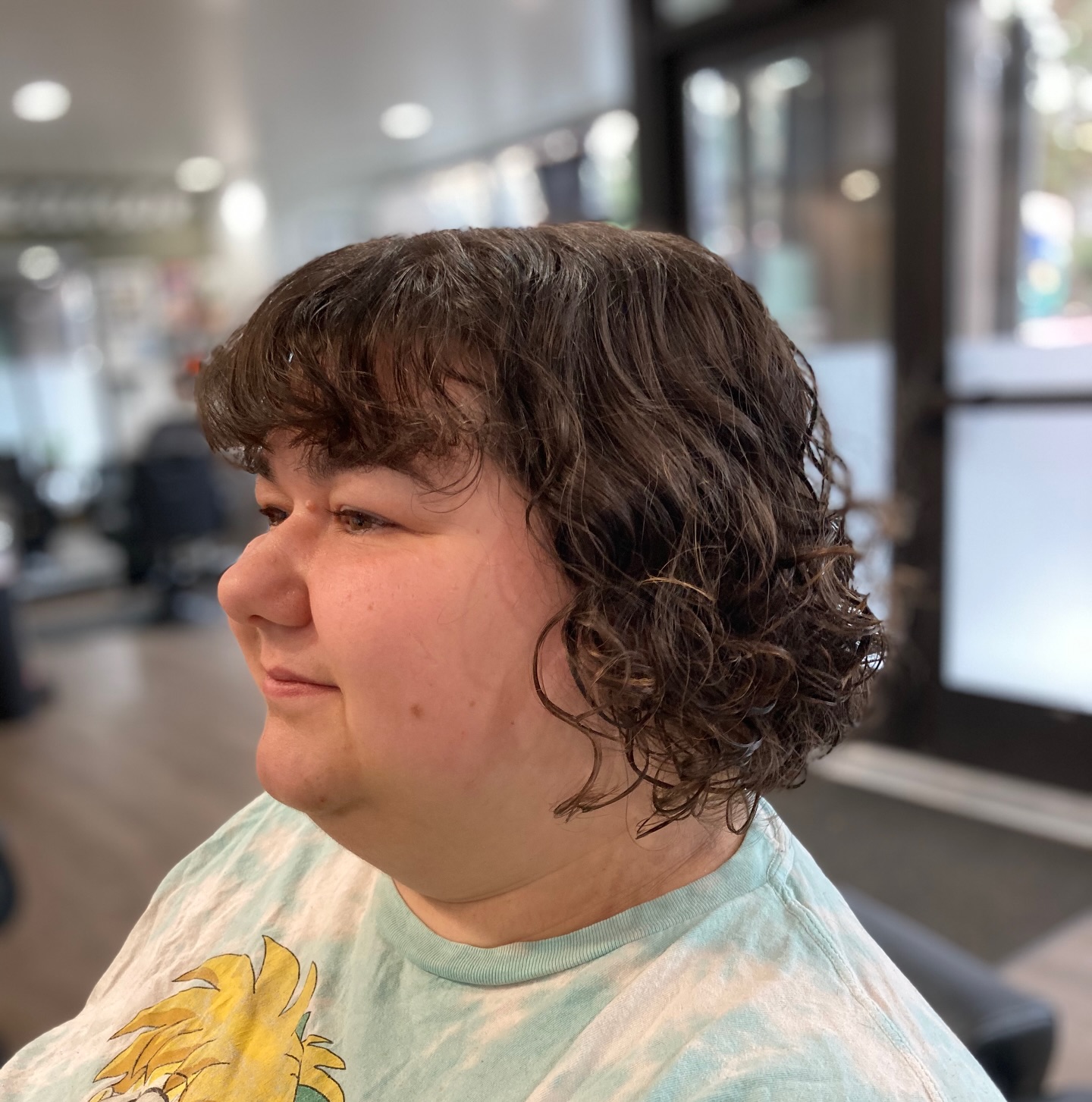 Best Short Curly Haircuts for Round Faces in 2026 | Expert Styles