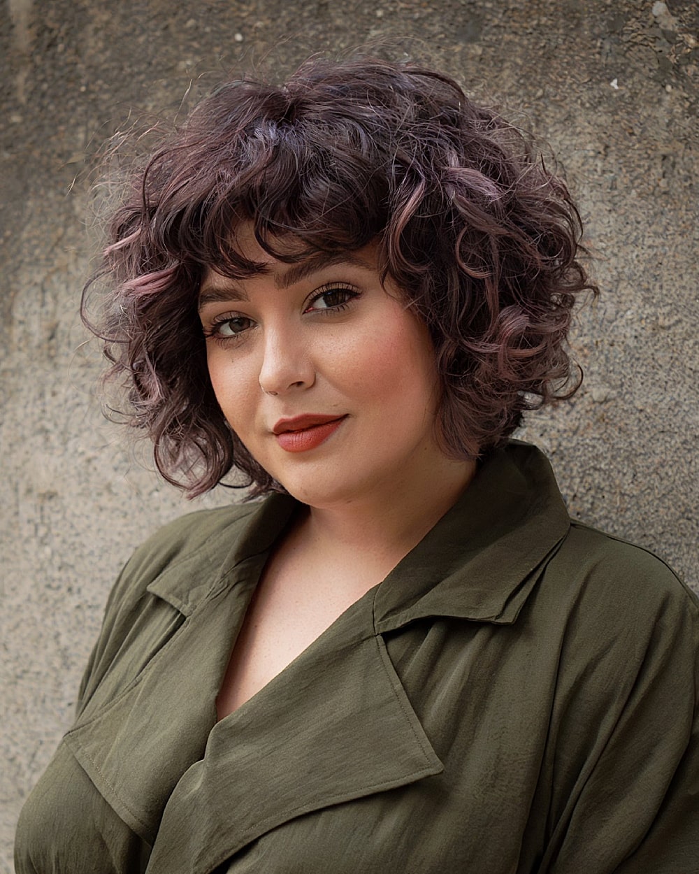 Best Short Curly Haircuts for Round Faces in 2026 | Expert Styles