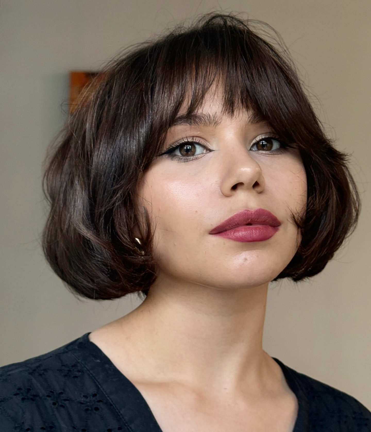 Best Short Haircuts for Round Faces: Styles & Tips