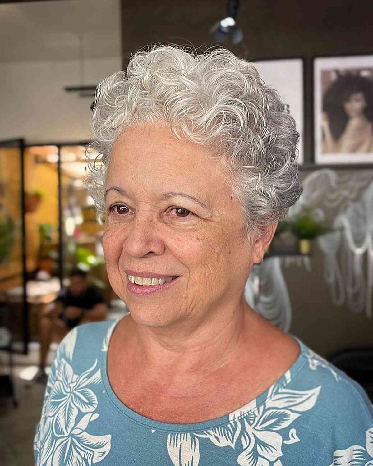 Best Short Haircuts for Round Faces Over 60: Expert Styles & Tips